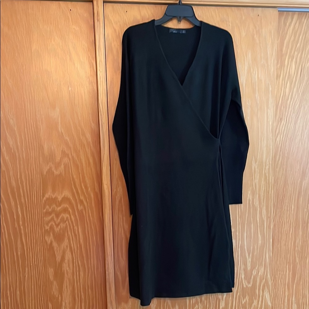 Prana Black V-Neck Dolman Sleeve Sheath Dress
